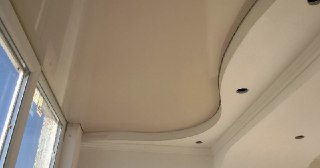 Натяжной потолок на балкон Вольск, цена 6248 руб.